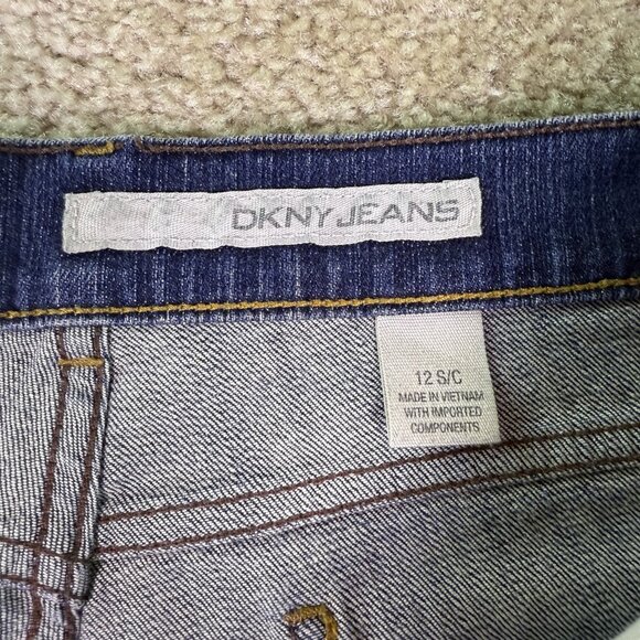 DKNY Womens Size 12 Short Mid Rise Bootcut Denim Jeans 34x28 Y2K F093 - Picture 4 of 12